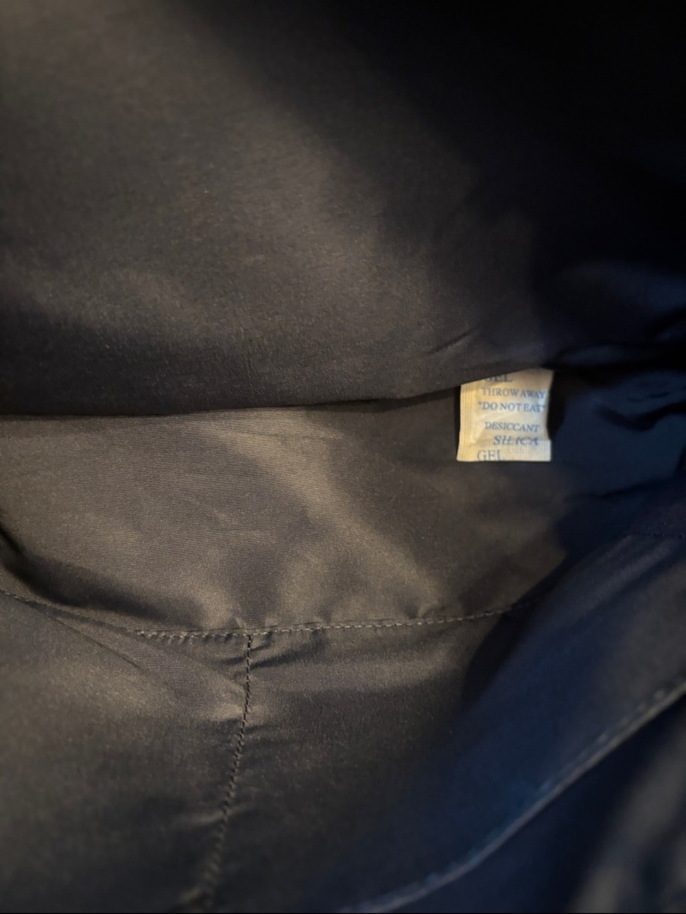 NTW  Navy Pebbled Shoulder Bag with Gold Chain Strap - Picture 10 of 11
